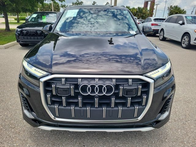 Certified 2025 Audi Q7 3.0T Prestige AWD/4WD image 3