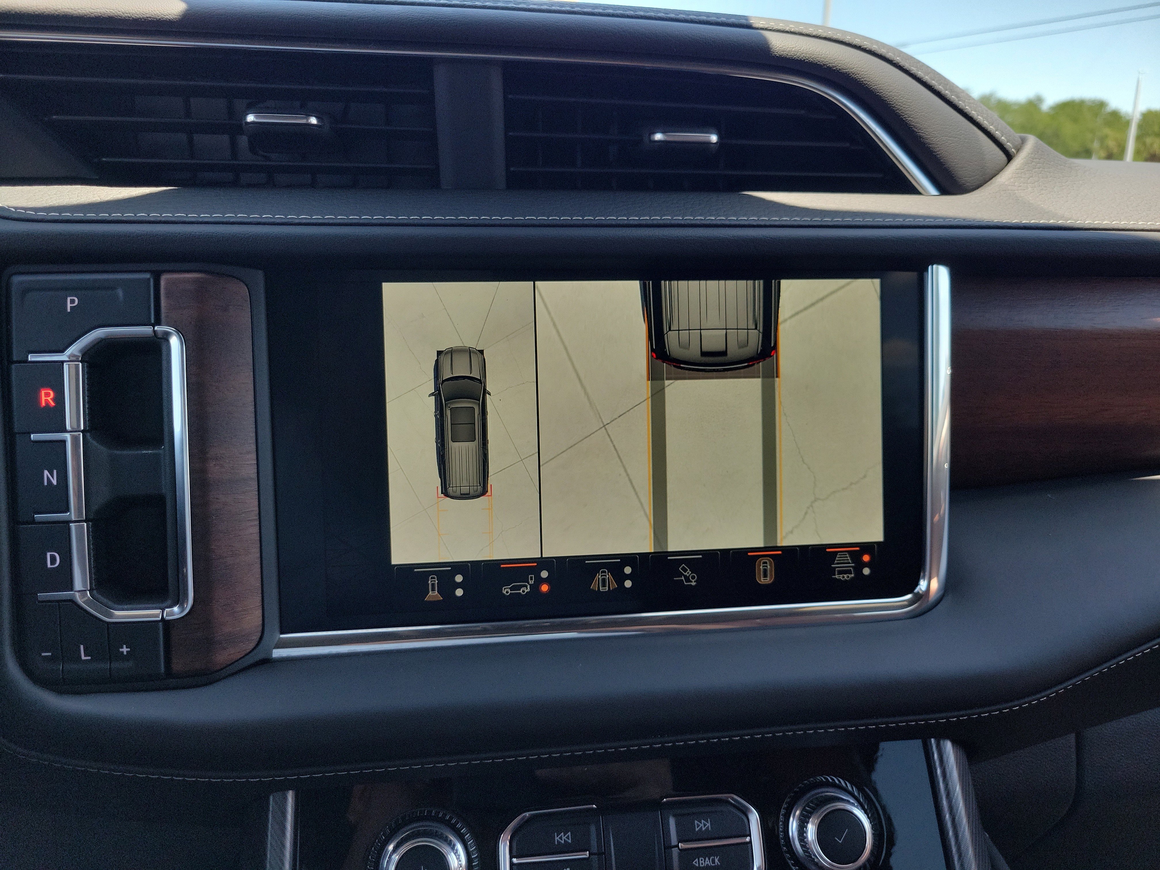 Used 2023 GMC Yukon Denali Ultimate AWD/4WD image 23