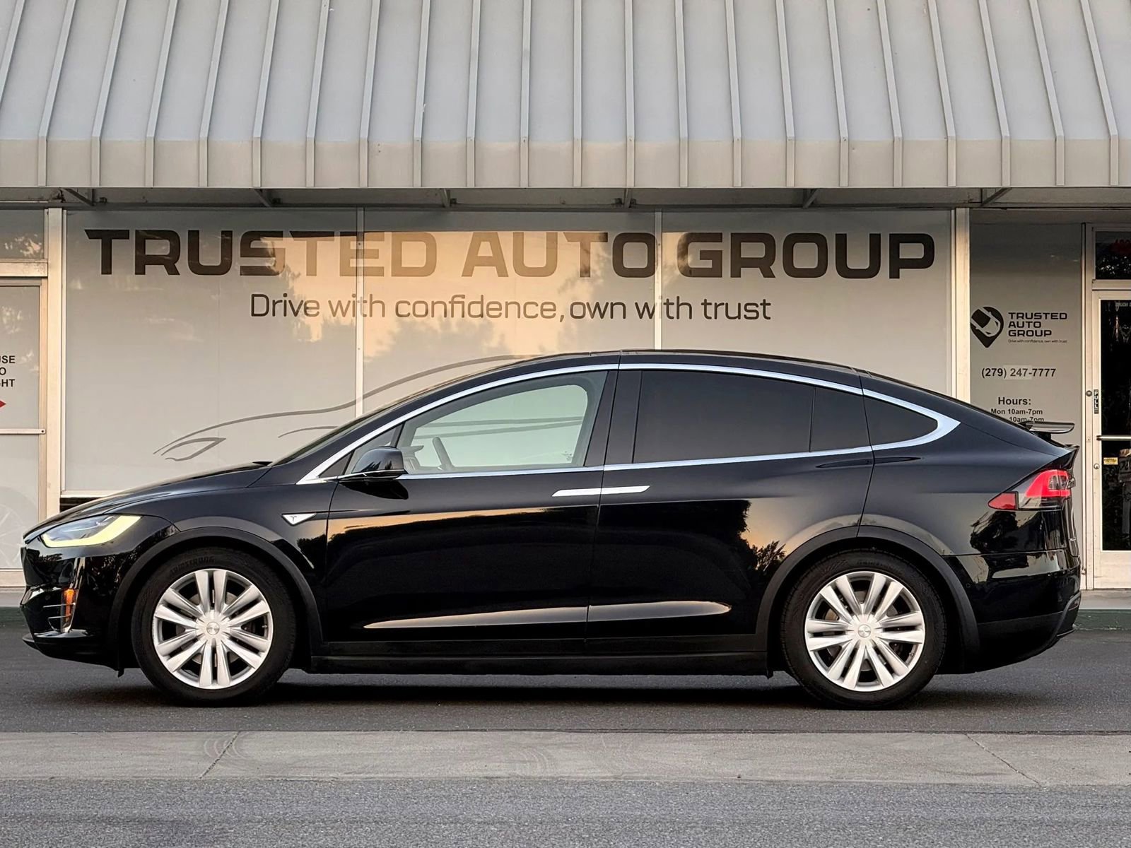 Used 2016 Tesla Model X 90D AWD/4WD image 6