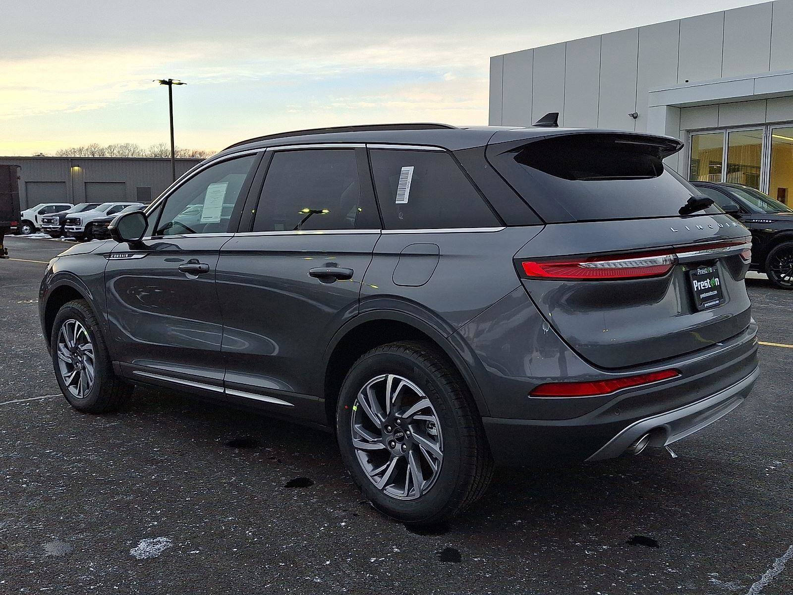 New 2026 Lincoln Corsair Premiere image 4