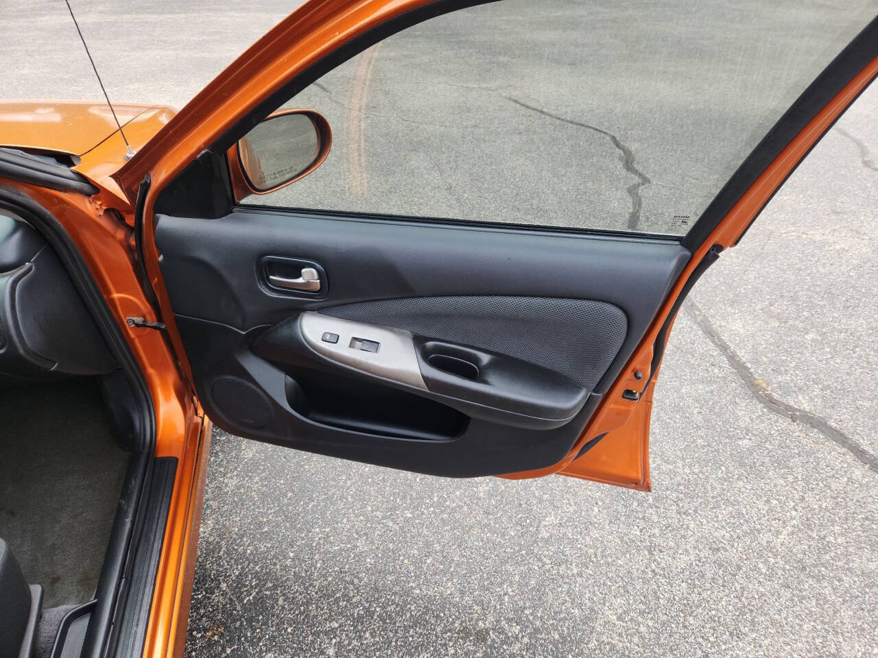 Used 2006 Nissan Sentra SE-R Spec V FWD image 18