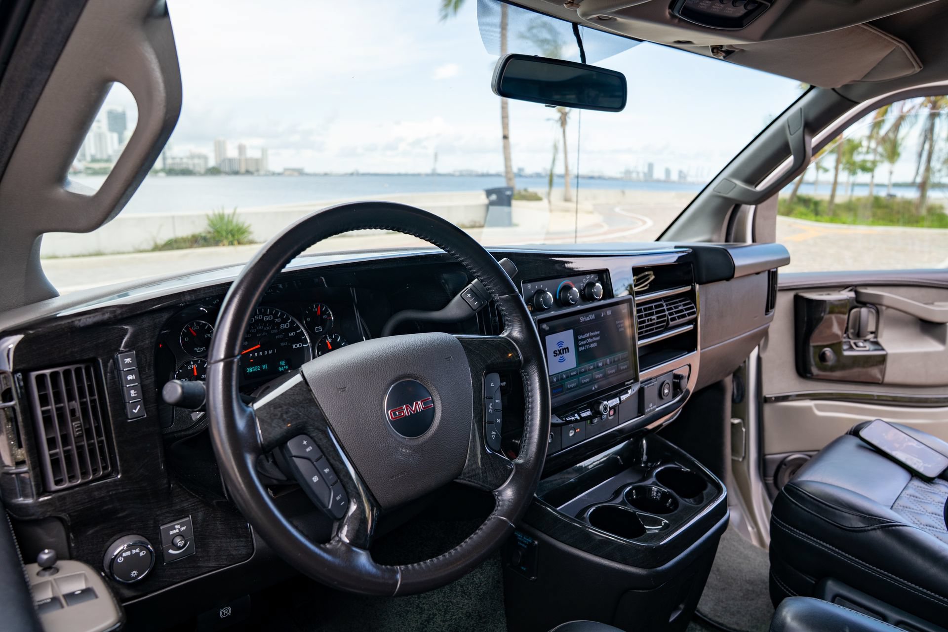 Used 2022 GMC Savana 2500 Extended RWD image 31