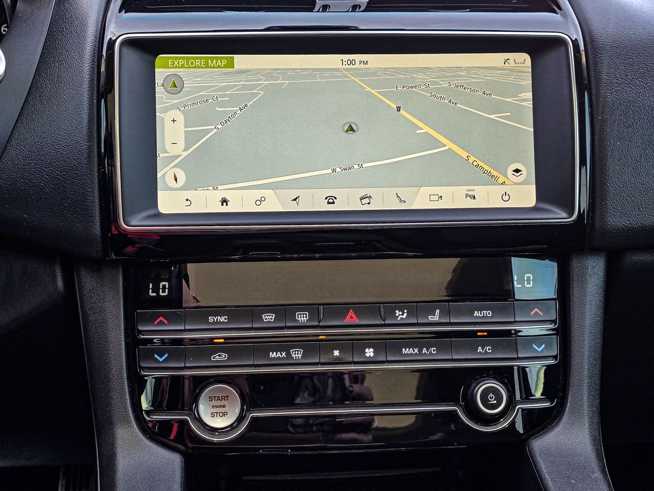 Used 2019 Jaguar F-PACE Premium image 18