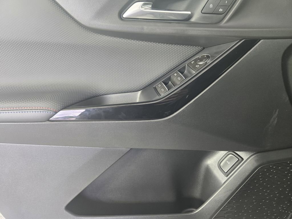 New 2026 Chevrolet Equinox RS w/ Convenience Package III FWD image 23