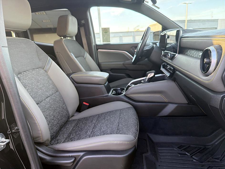 Used 2024 Chevrolet Colorado ZR2 w/ Technology Package image 21