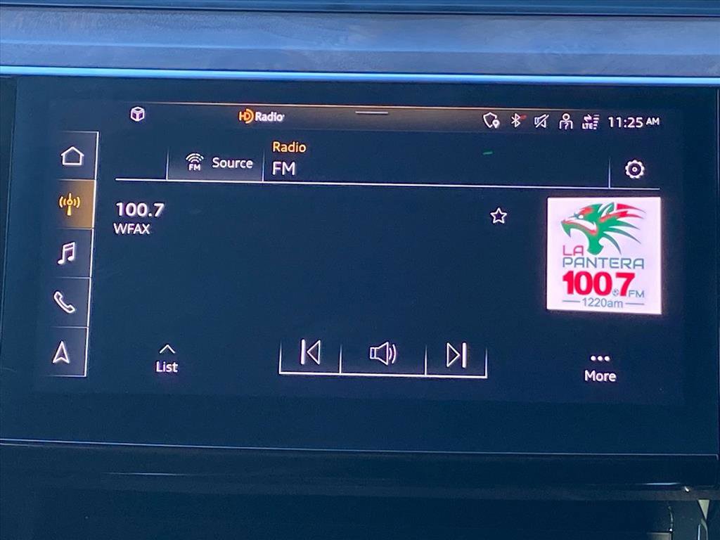 Used 2022 Audi e-tron Premium image 8