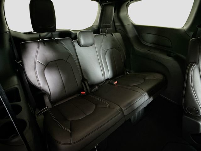 New 2026 Chrysler Pacifica Select AWD/4WD image 26