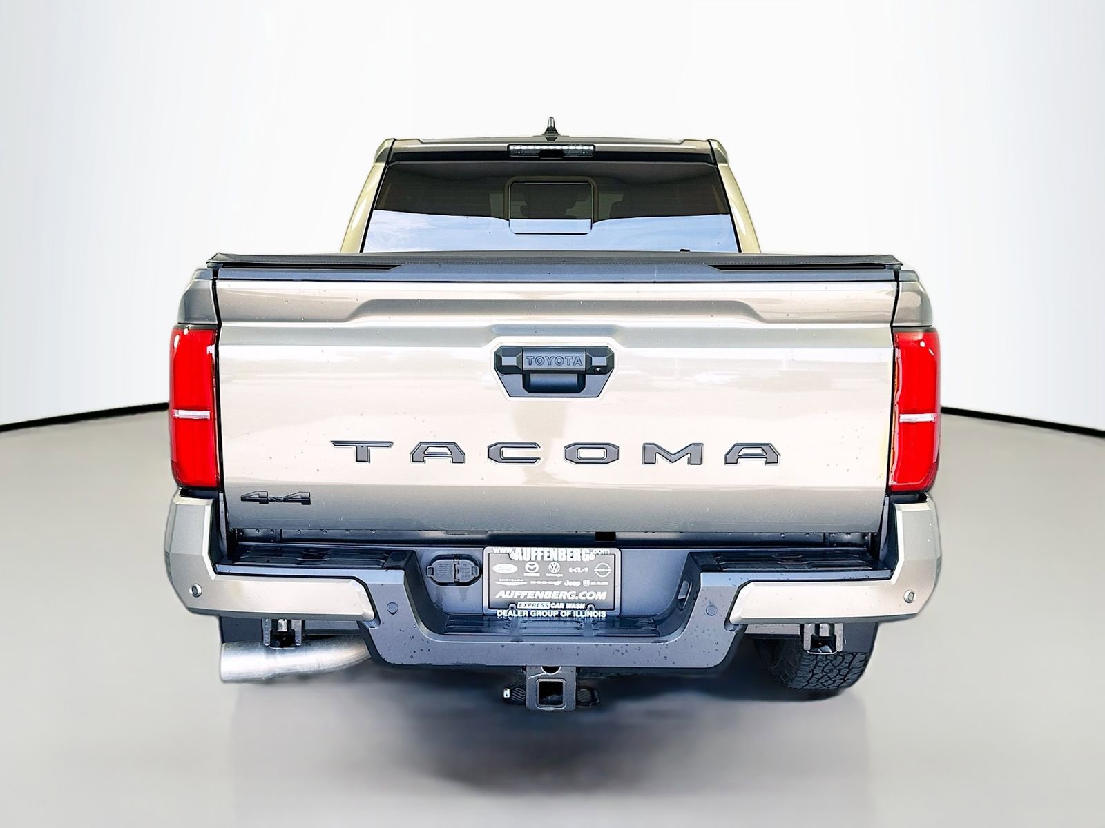 Used 2024 Toyota Tacoma TRD Off-Road w/ TRD Off Road Upgrade Package AWD/4WD image 6