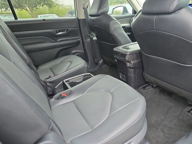 Certified 2025 Toyota Grand Highlander FWD image 11