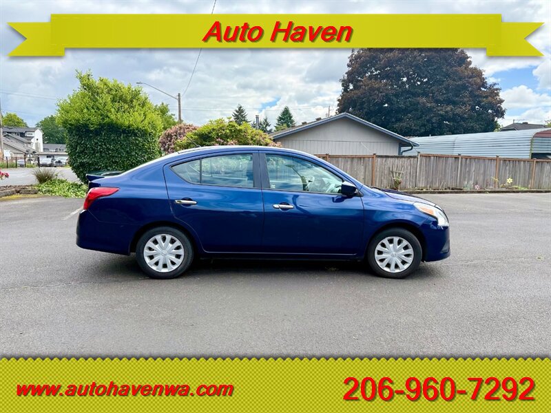 Used 2018 Nissan Versa SV FWD image 4