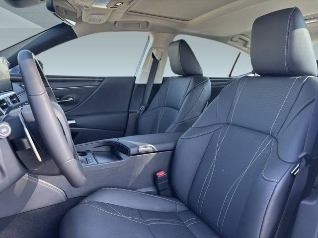 New 2025 Lexus ES 300h w/ Luxury Package image 14