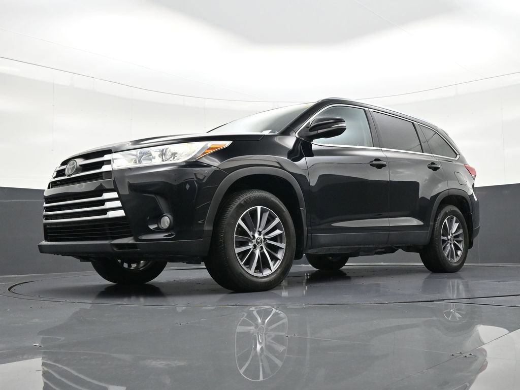 Used 2019 Toyota Highlander XLE image 24