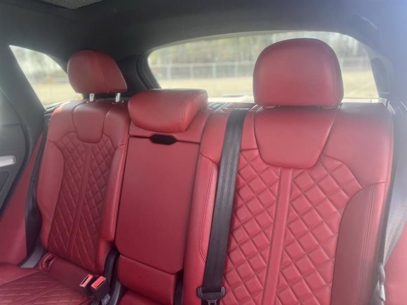 Used 2018 Audi SQ5 Premium Plus w/ Navigation Package image 19