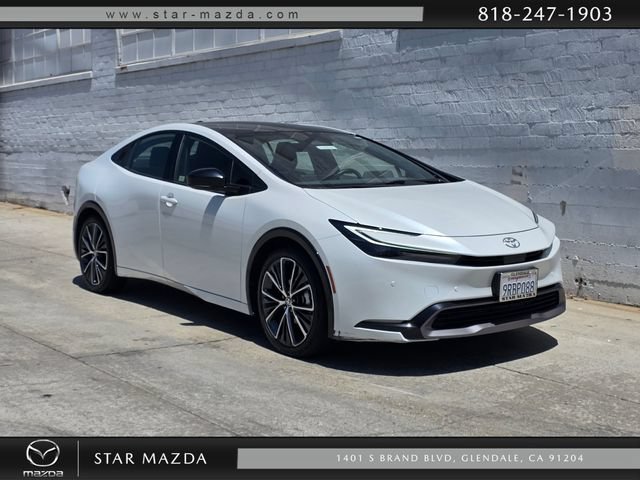 Used 2024 Toyota Prius XLE FWD image 1