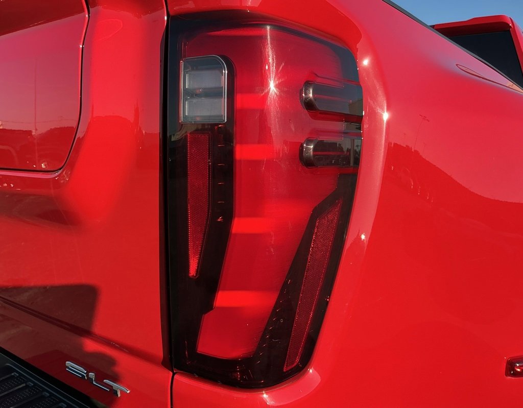 Used 2024 GMC Sierra 3500 SLT w/ SLT Convenience Package image 18