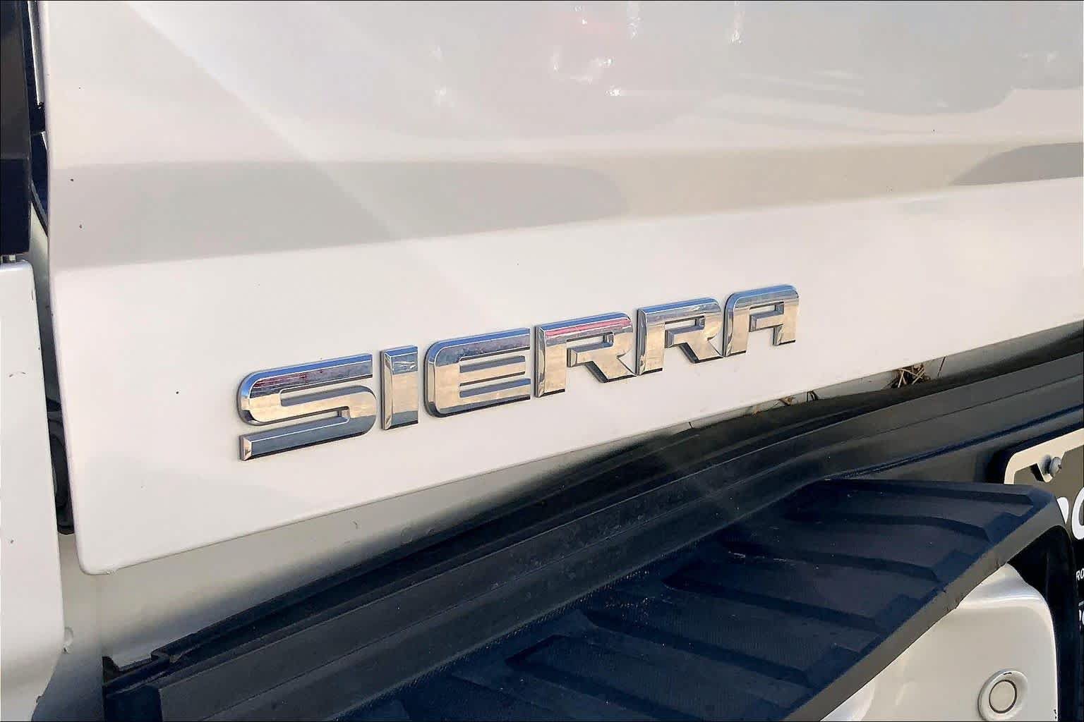 Used 2018 GMC Sierra 3500 Denali w/ Duramax Plus Package AWD/4WD image 31