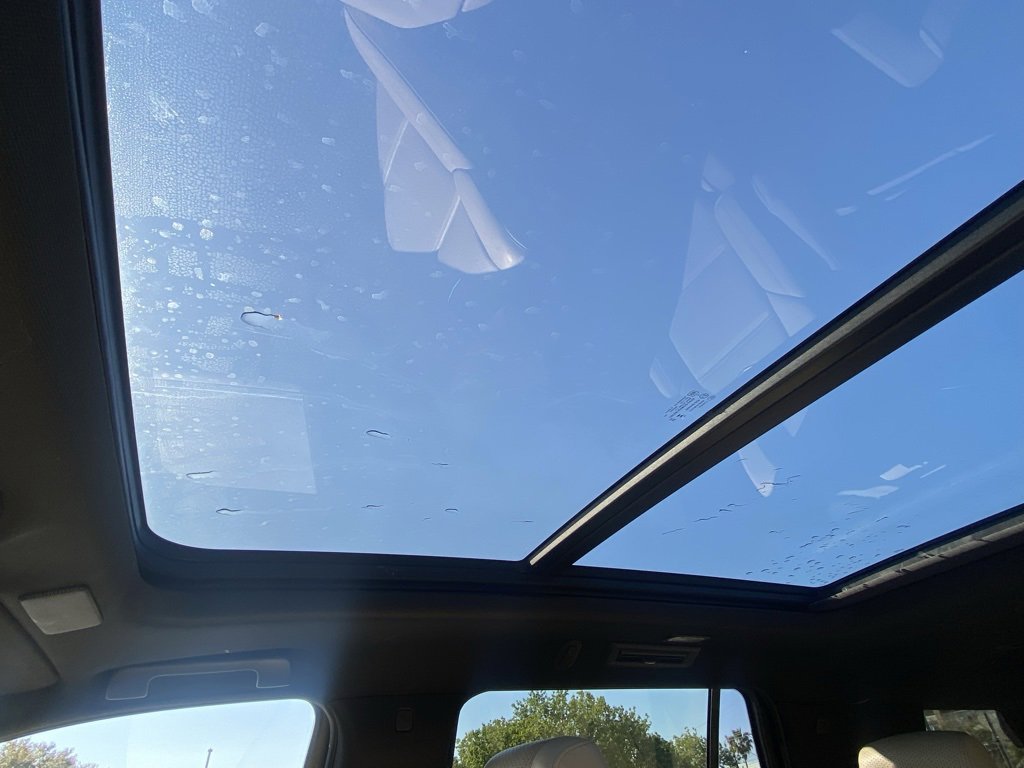 Used 2023 Cadillac Escalade Premium Luxury w/ Performance Package image 21