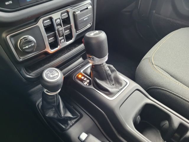 Certified 2025 Jeep Wrangler Unlimited Sahara w/ Safety Group image 12