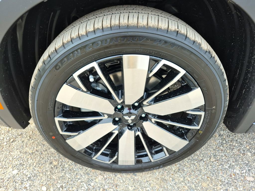 New 2026 Mitsubishi Outlander SEL image 9