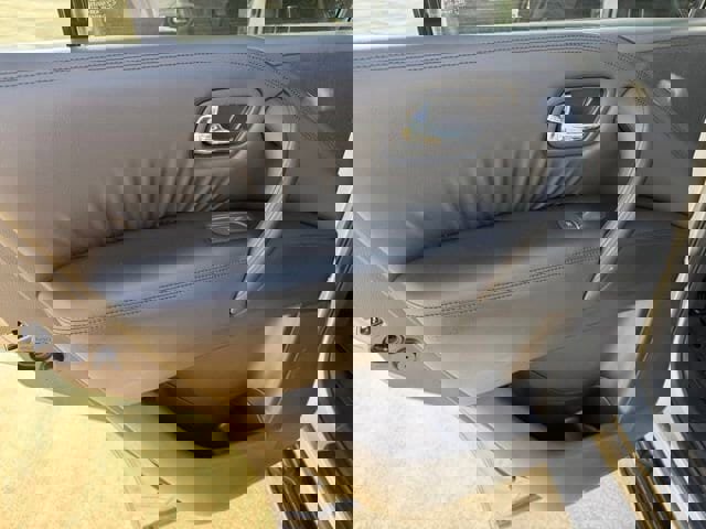 Used 2024 Nissan Armada SV image 15