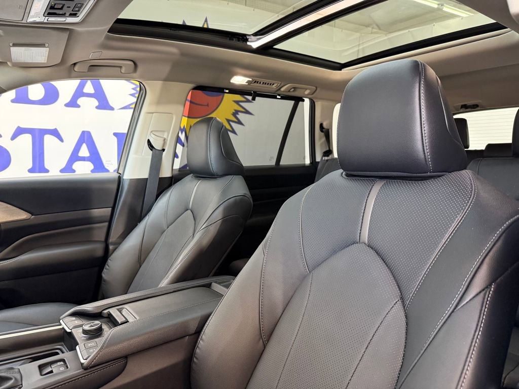 Certified 2026 Toyota Grand Highlander Platinum image 9