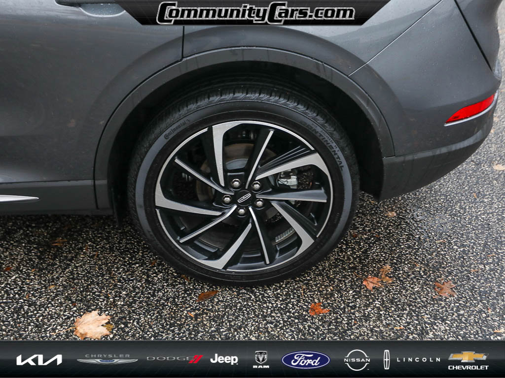 Certified 2023 Lincoln Corsair Reserve w/ Equipment Group 201A image 4