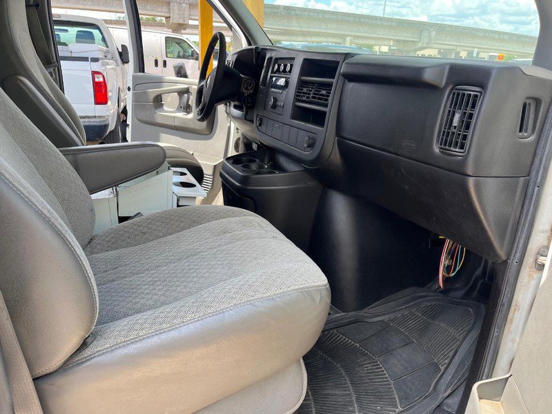 Used 2010 Chevrolet Express 1500 w/ Power Package image 9