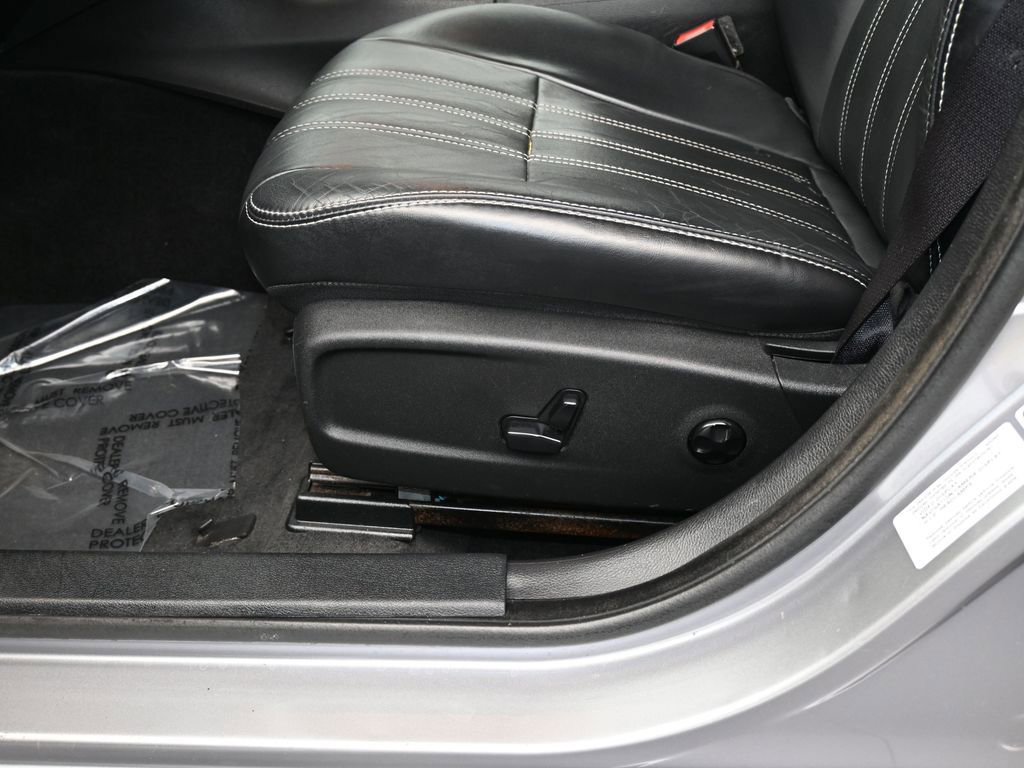 Used 2014 Chrysler 300 S image 12