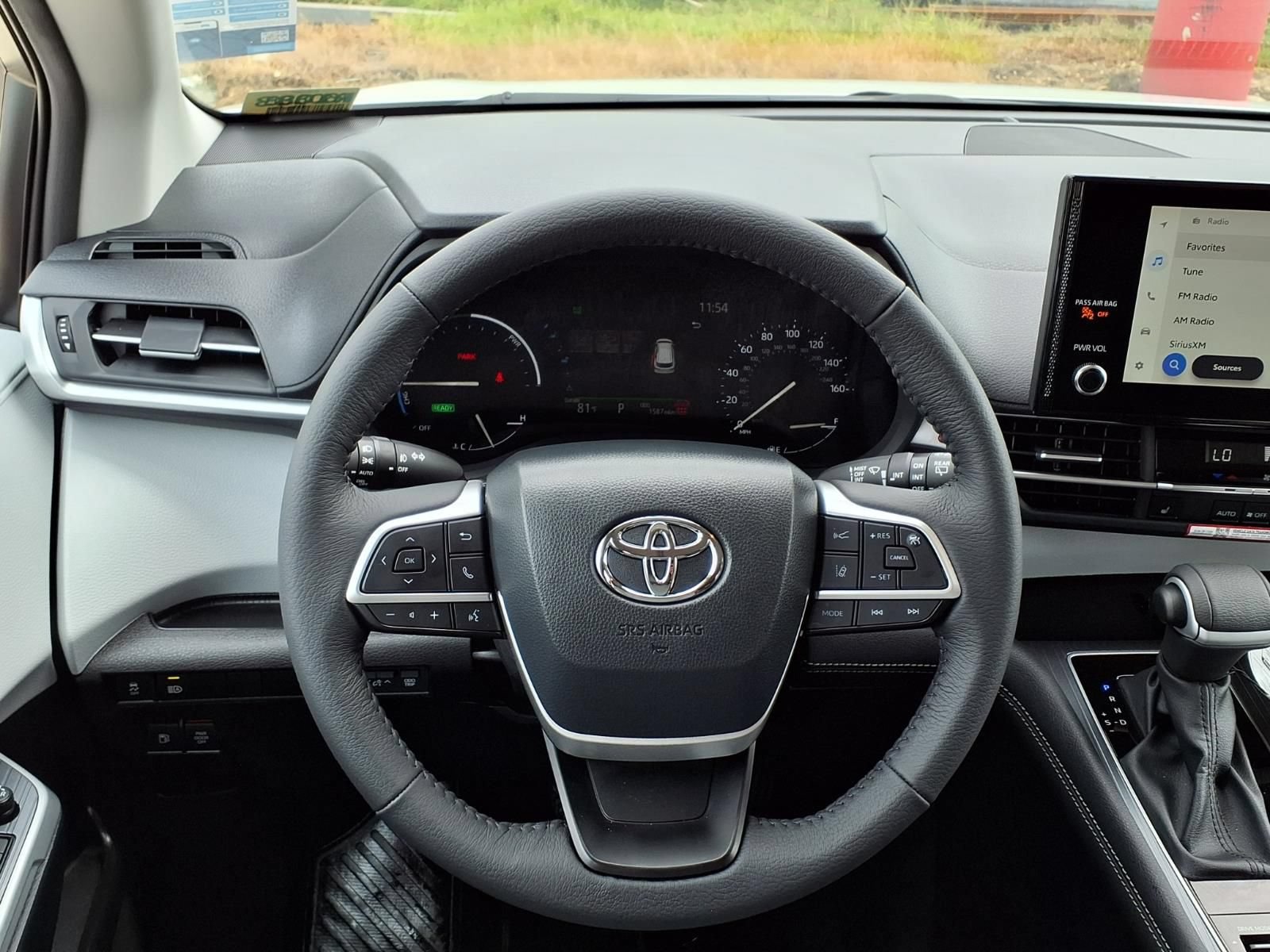 Certified 2026 Toyota Sienna XLE FWD image 17