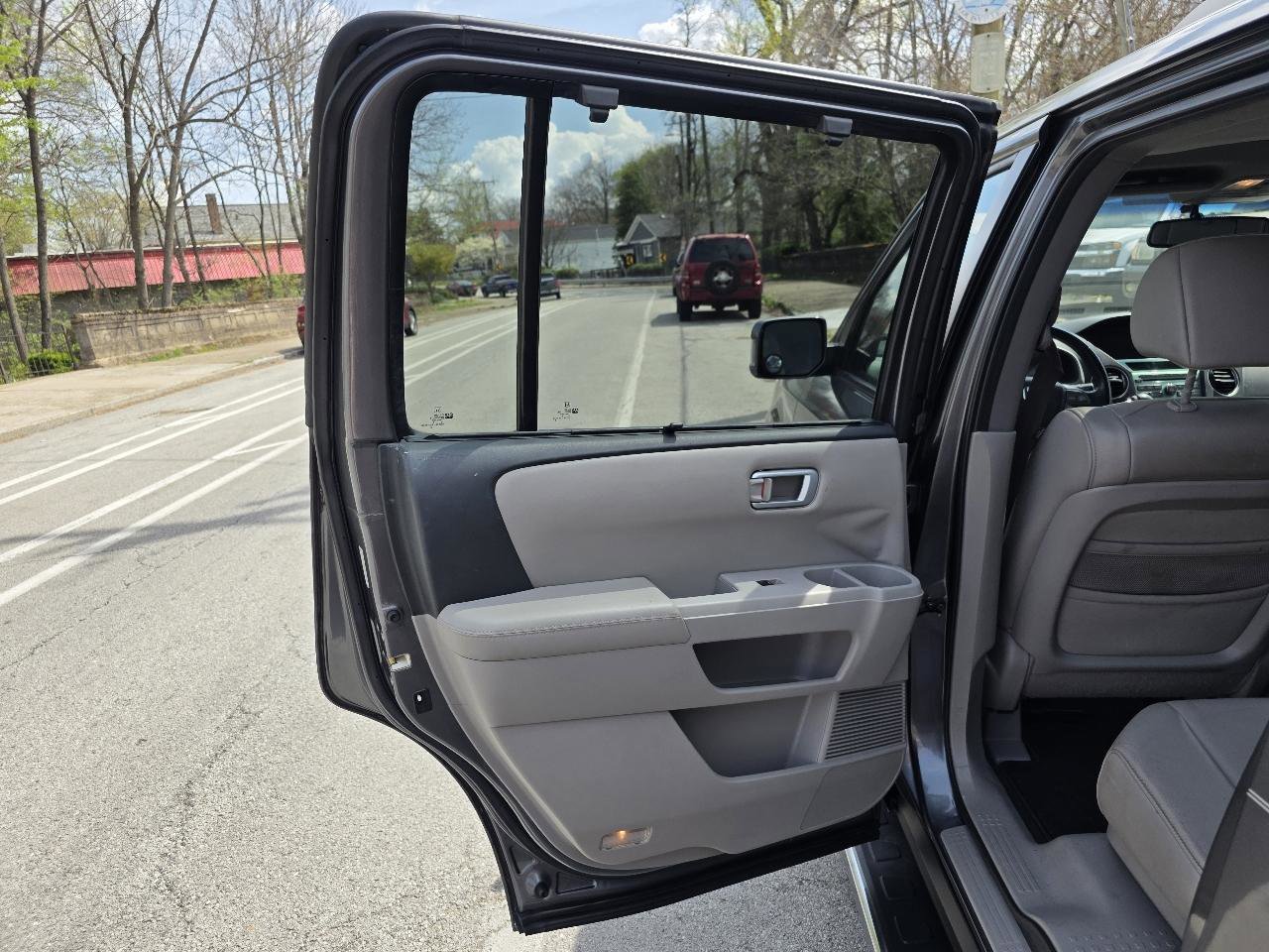 Used 2010 Honda Pilot Touring image 28