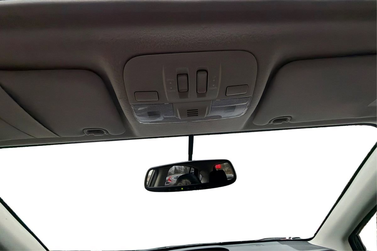 Used 2014 Subaru Crosstrek 2.0i Limited image 16