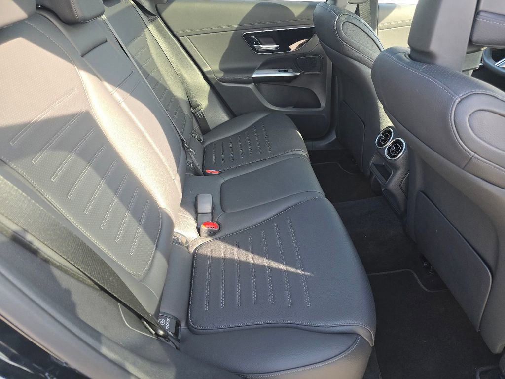 Used 2026 Mercedes-Benz GLC 300 4MATIC image 20