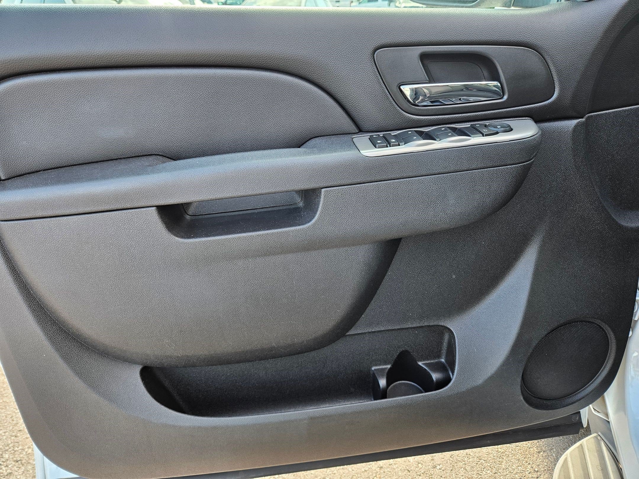 Used 2012 Chevrolet Suburban 4WD image 12