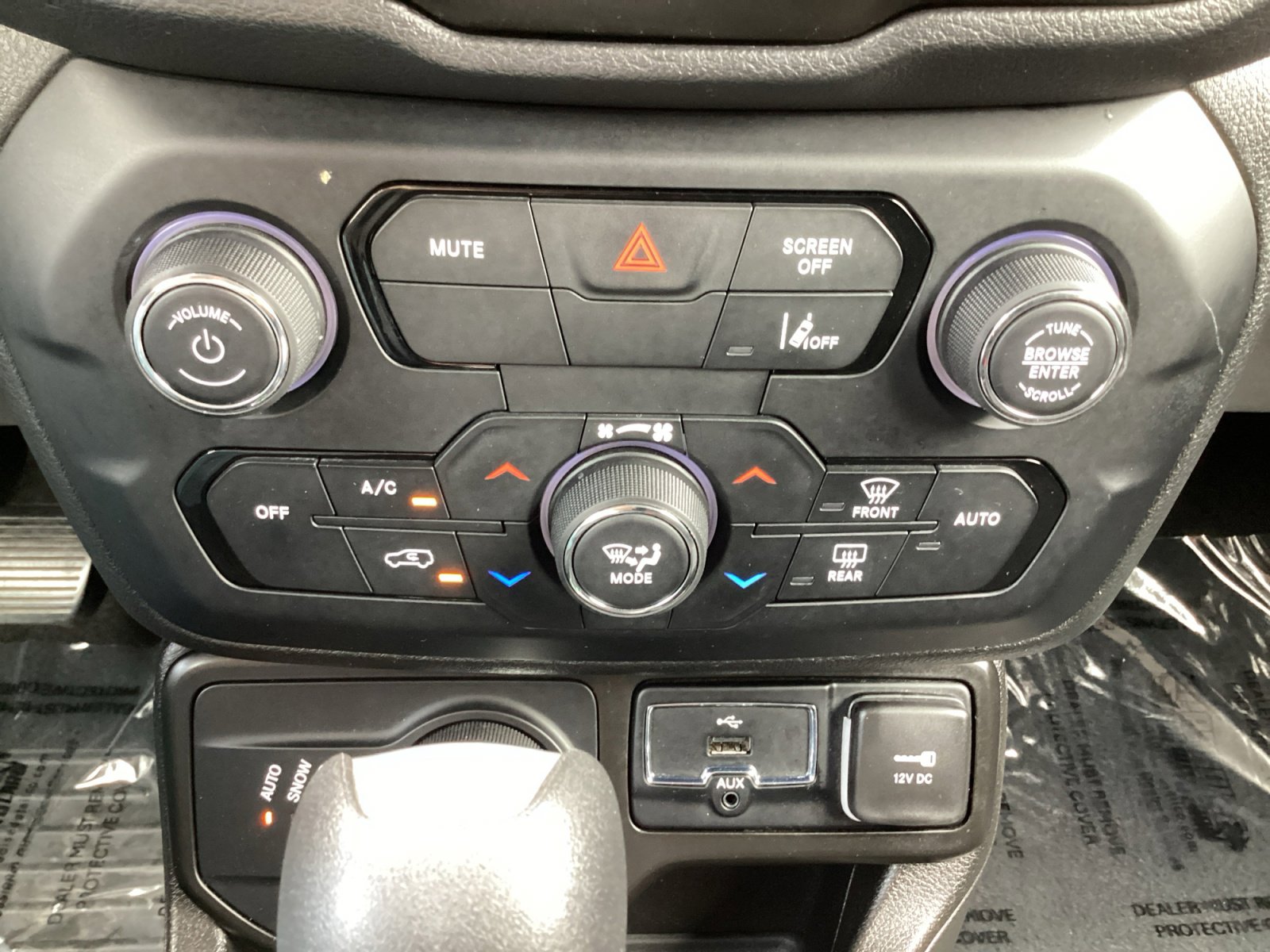 Used 2023 Jeep Renegade Latitude AWD/4WD image 21