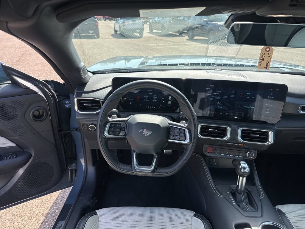 Used 2025 Ford Mustang GT Premium RWD image 11