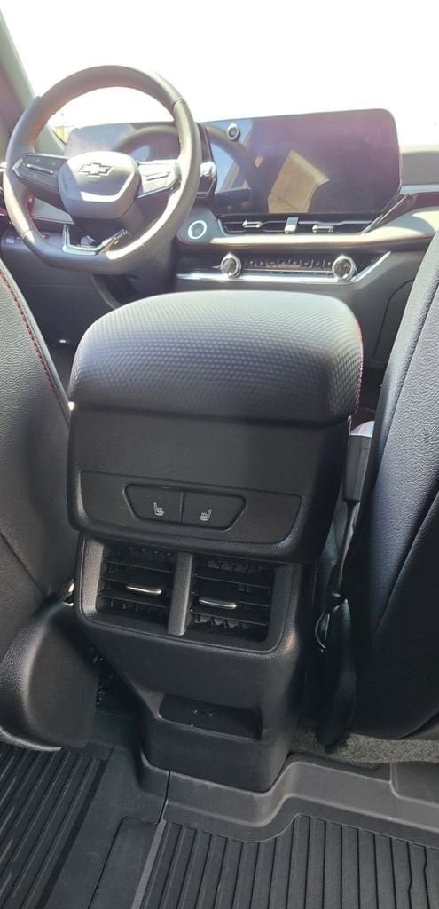 New 2026 Chevrolet Equinox RS w/ Convenience Package III AWD/4WD image 21