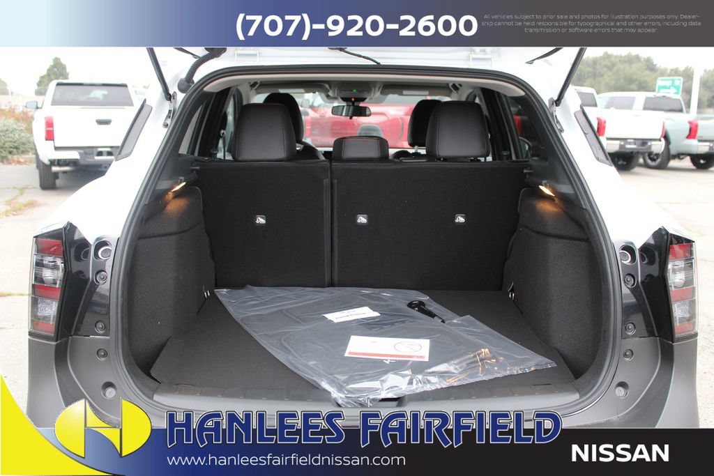 New 2026 Nissan Kicks SR w/ Cold Weather Package AWD/4WD image 10