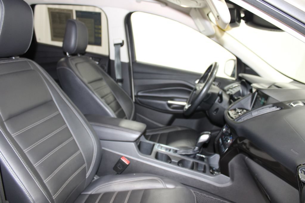Used 2018 Ford Escape Titanium w/ Ford Safe & Smart Package FWD image 30