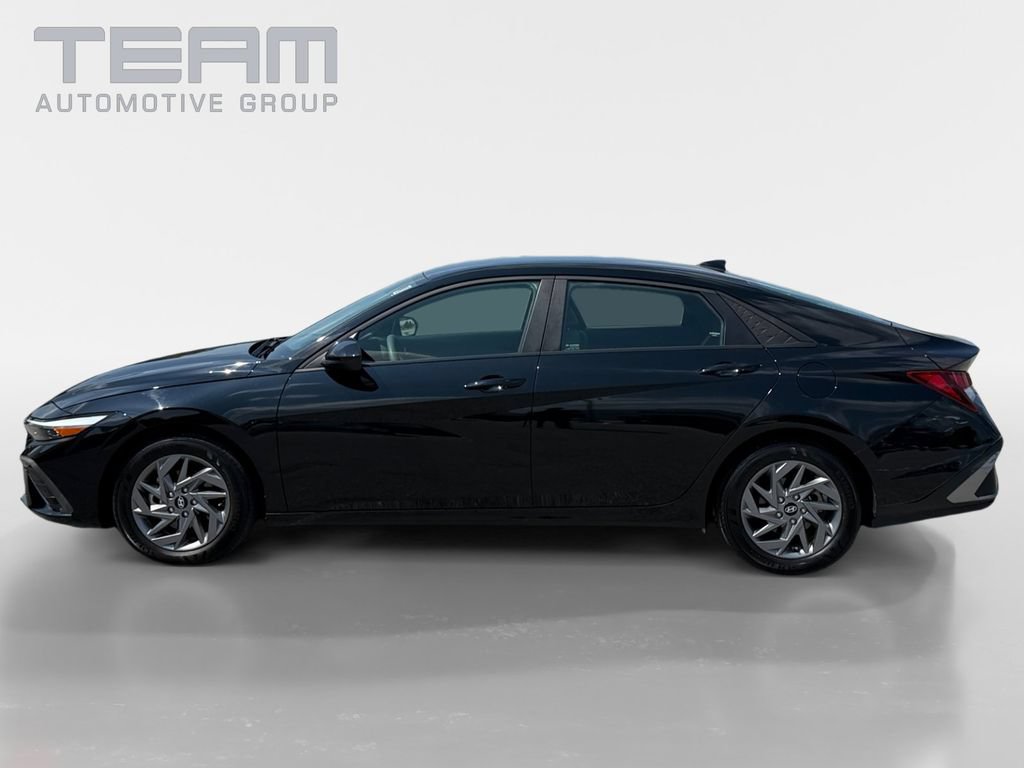 Used 2024 Hyundai Elantra SEL FWD image 4