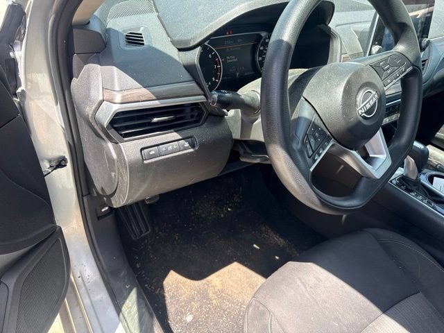 Used 2024 Nissan Altima 2.5 SV FWD image 24