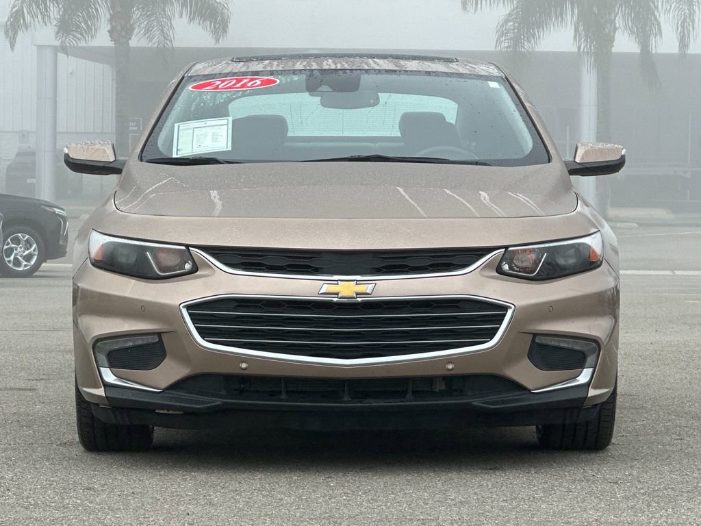 Used 2018 Chevrolet Malibu Premier w/ Premier Sun and Wheel Package image 15