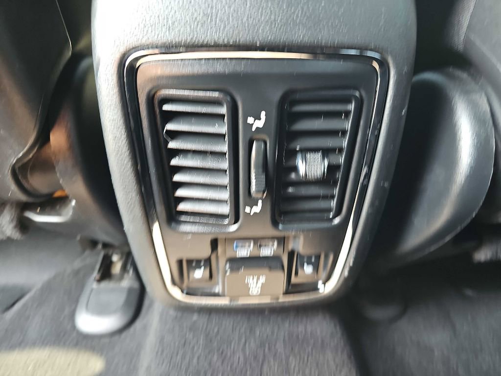 Used 2020 Jeep Grand Cherokee Limited w/ Luxury Group II image 48