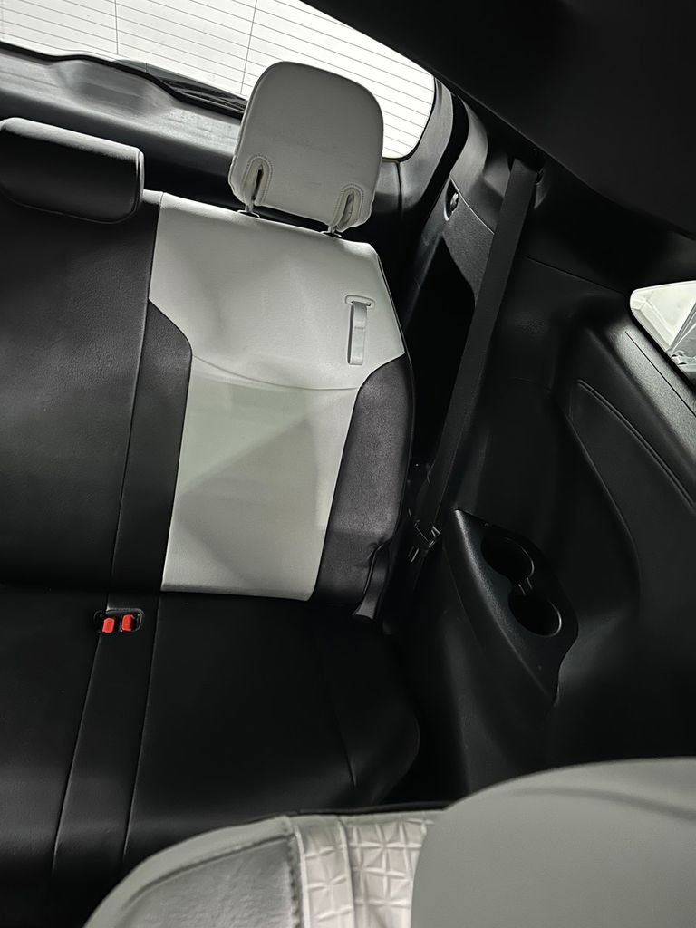 Used 2025 Toyota Sienna XSE image 29