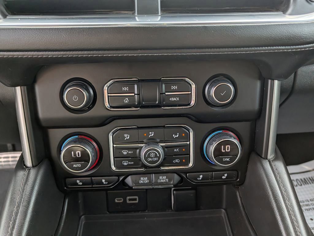 Used 2022 Chevrolet Tahoe Z71 w/ Luxury Package AWD/4WD image 25