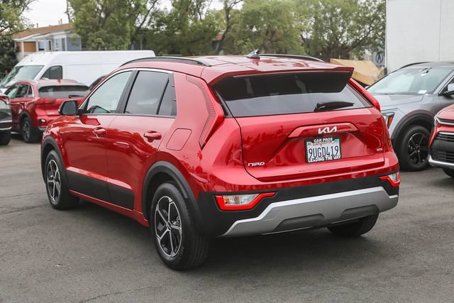 Certified 2025 Kia Niro EX FWD image 8