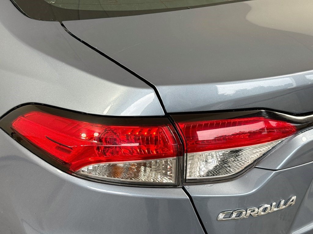 Used 2022 Toyota Corolla LE FWD image 34