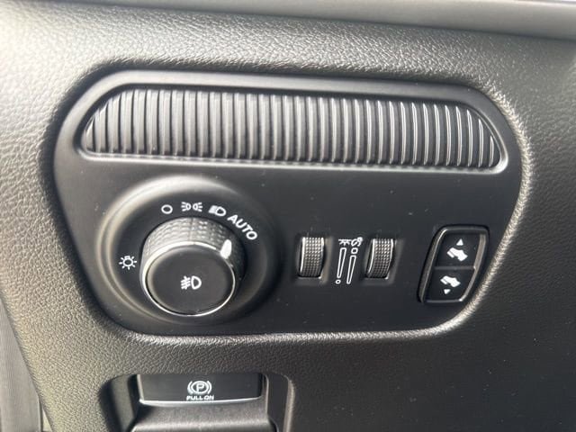 Used 2024 Jeep Wagoneer Series II AWD/4WD image 16