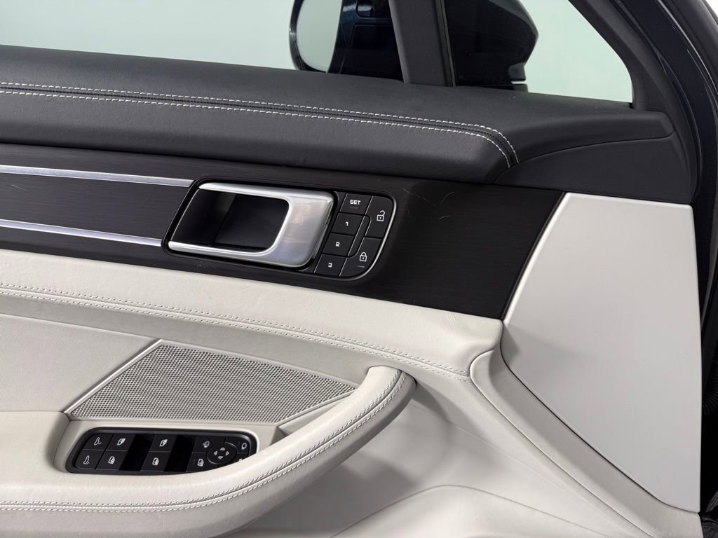 Certified 2022 Porsche Panamera 4 Platinum Edition image 20