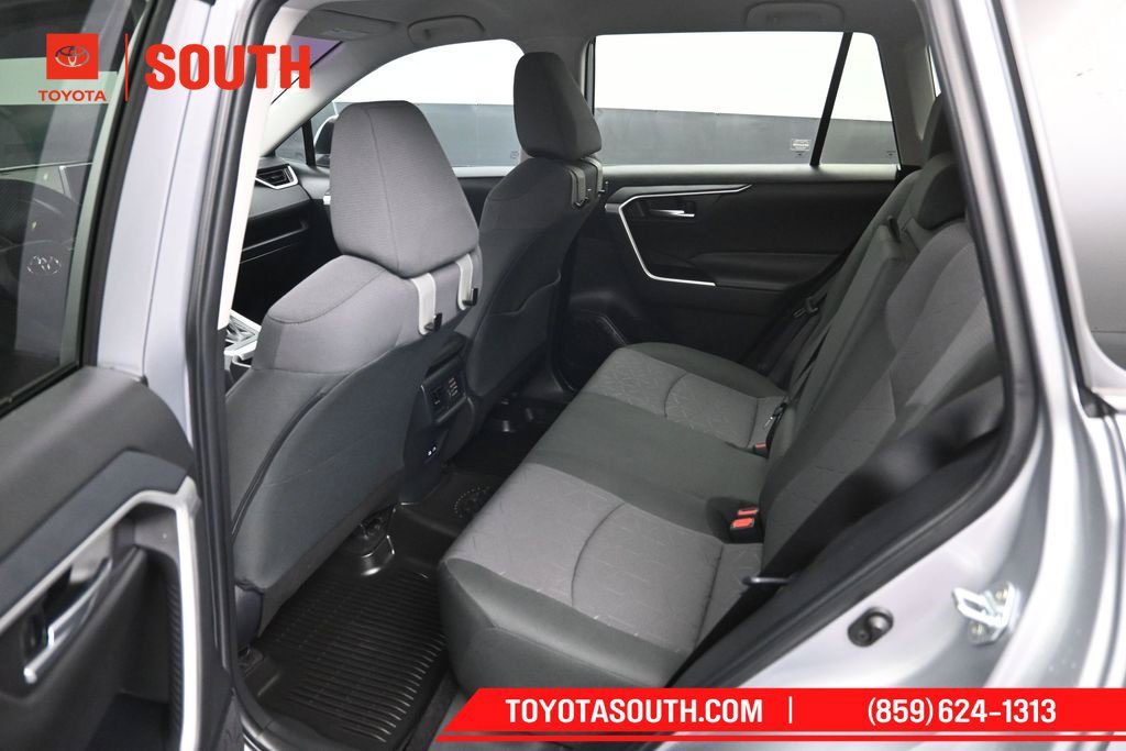 Used 2024 Toyota RAV4 XLE AWD/4WD image 10