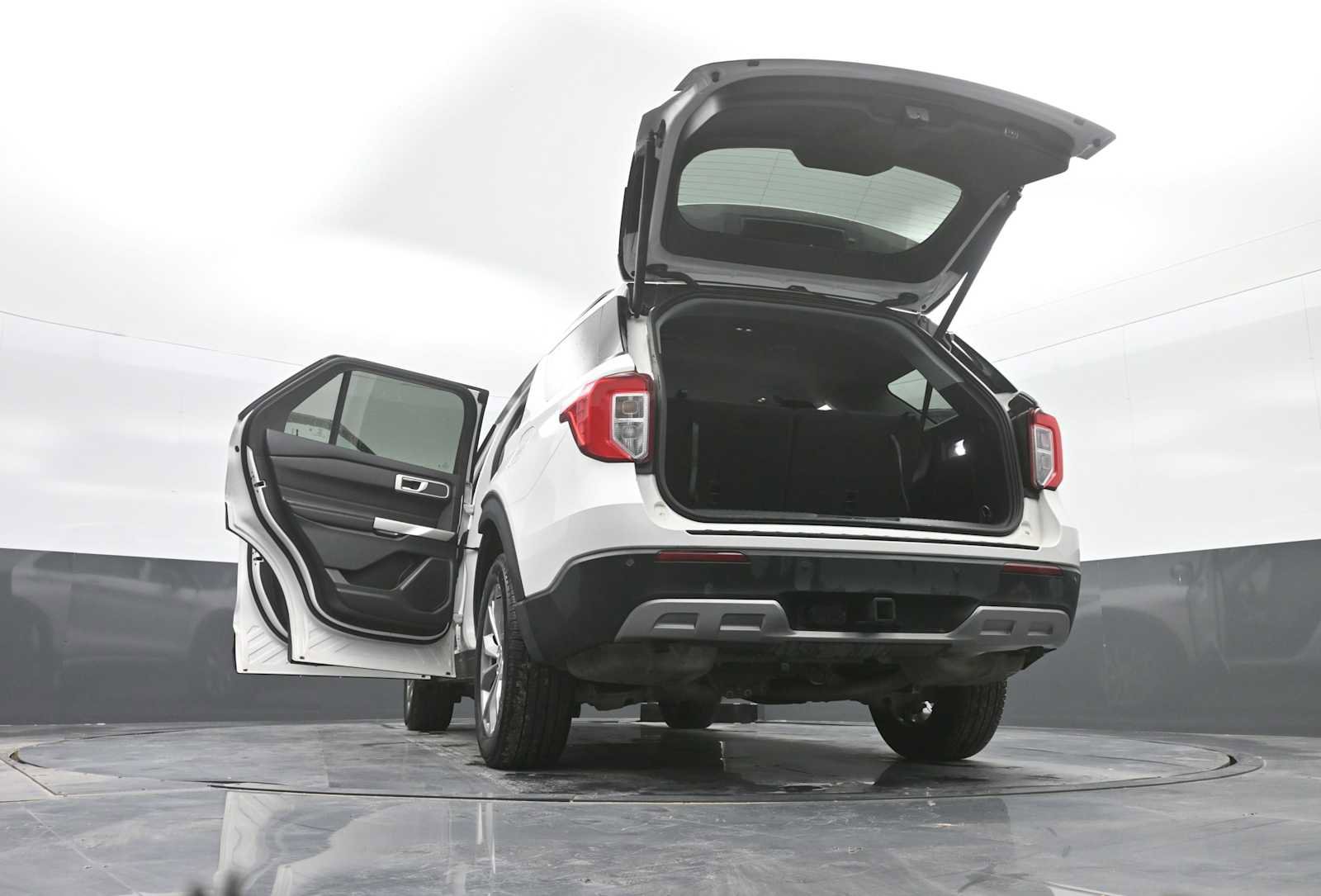 Used 2023 Ford Explorer XLT w/ Equipment Group 202A image 42